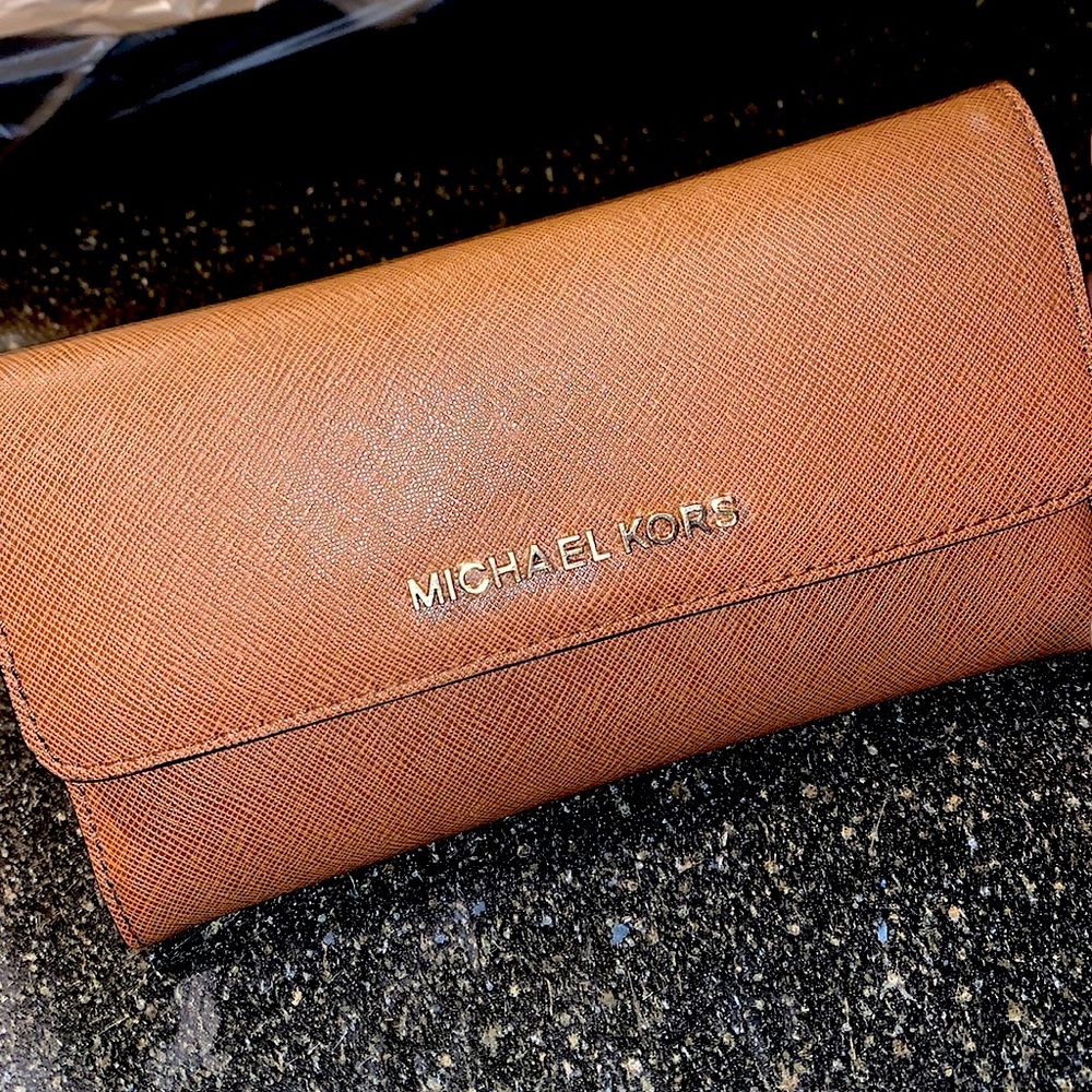 Jet set travel mk wallet